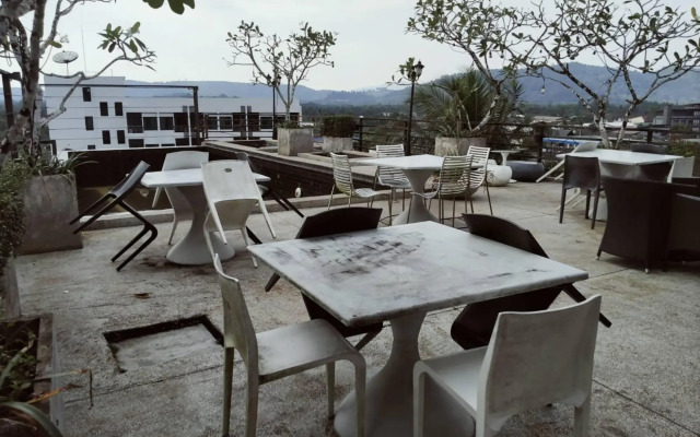 The b Ranong Trend Hotel