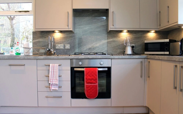 Silver Lining - Gilmore Place Apartment