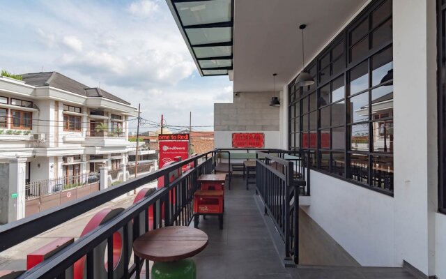 RedDoorz Plus @ Doorman Guest House