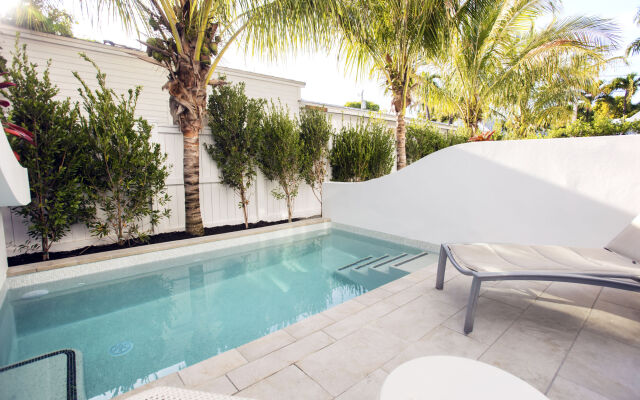 H2O Suites - Adults Only