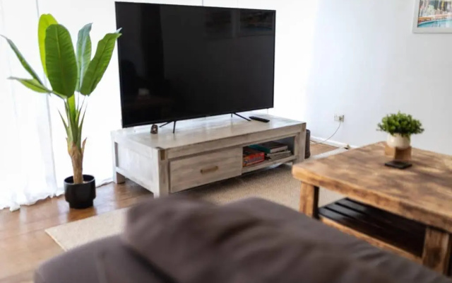 Pet friendly home perfect for 2 or 3 families – Guest Rooms – Ocean Grove