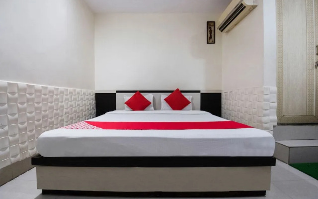 Hotel Aarav Plaza by OYO Rooms