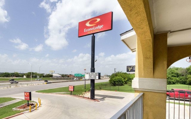 Econo Lodge Inn & Suites Downtown Northeast near Fort Sam Houston