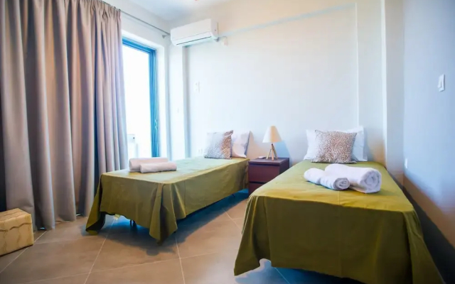 Onar Zin Seabliss - Penelope Poolside Getaway