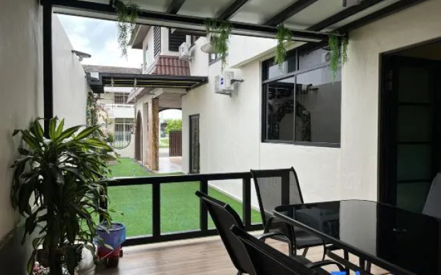 25 Pax Pool Villa Klebang 6B 4BR 10 MinToTown – Outside – Alor Gajah