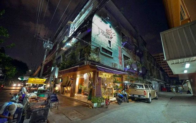 Collection O Jasaen Stylish Boutique Hotel