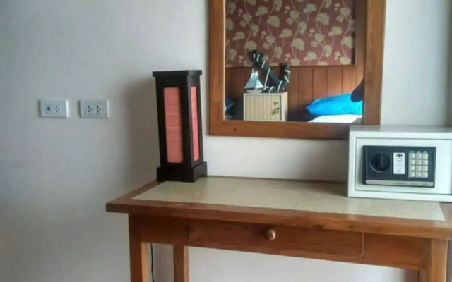 Phuket IYH Express Hostel