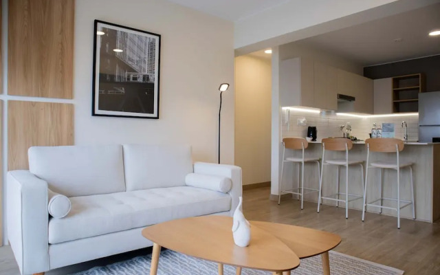 w Charming 2BR w Balcony in Miraflores