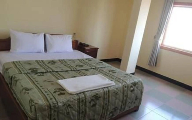 M H Hotel