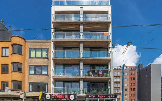 South-facing Apartment for 4 Guests