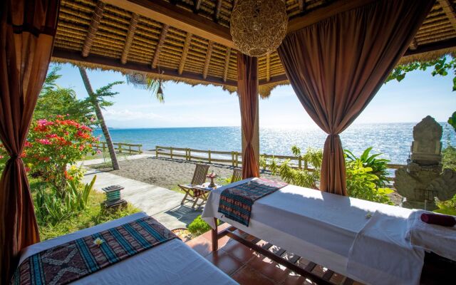 Lovina Beach Club & Resort