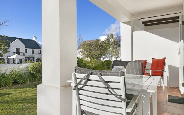 Winelands Golf Lodges 18