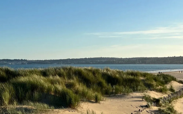 Hoopers Sandy Beach Guest Rooms