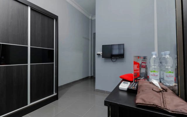 RedDoorz Plus near Batam City Square