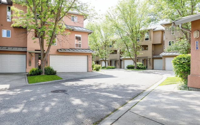 Villa's At Eldorado Resort