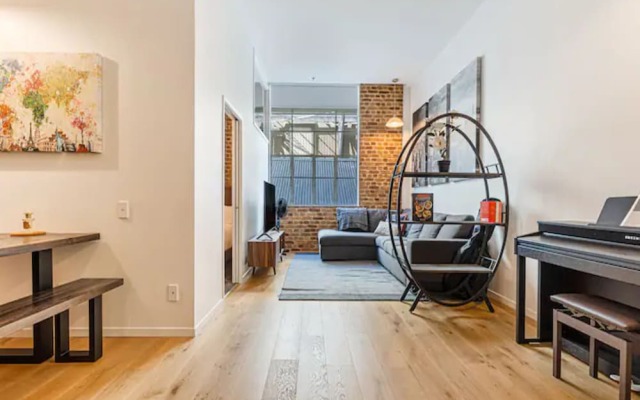 Stylish City Pad Near Sky Tower!