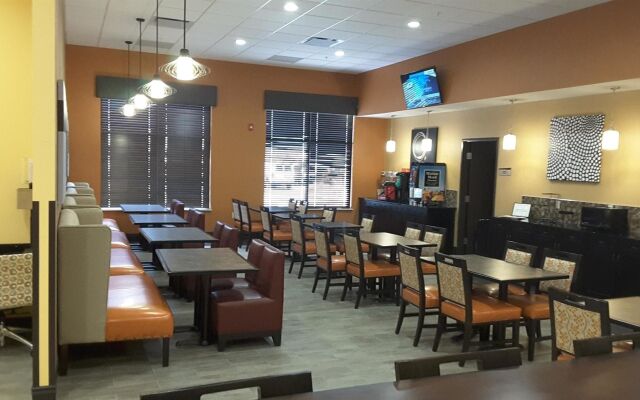 Best Western Plus North Platte Inn & Suites