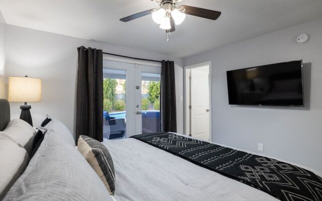 Phoenix Winchcomb 3 Bedroom Home by RedAwning