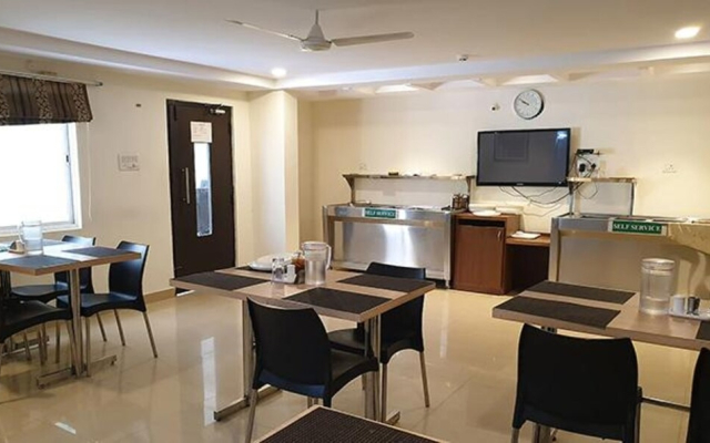 Fabhotel Sapphire Asta