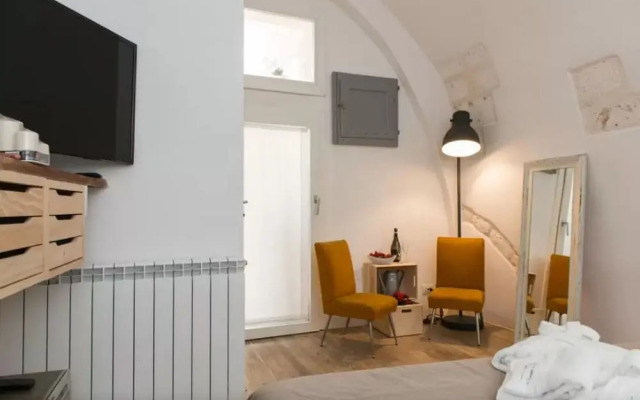 Viagiusti 51 (Adults Only)