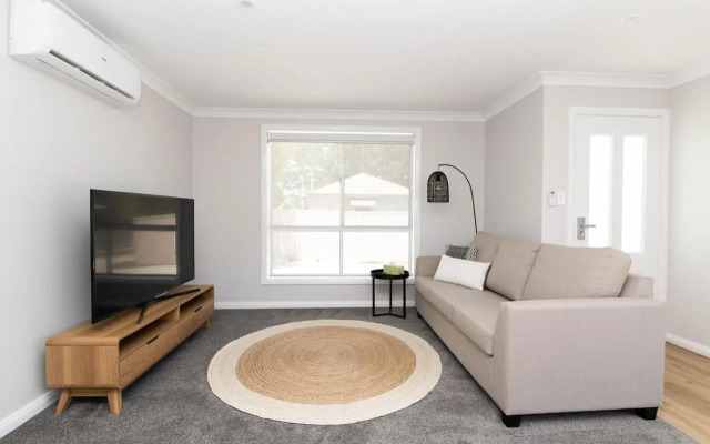 Villa on Matthews, Quite, Modern, Fresh, Free Wifi