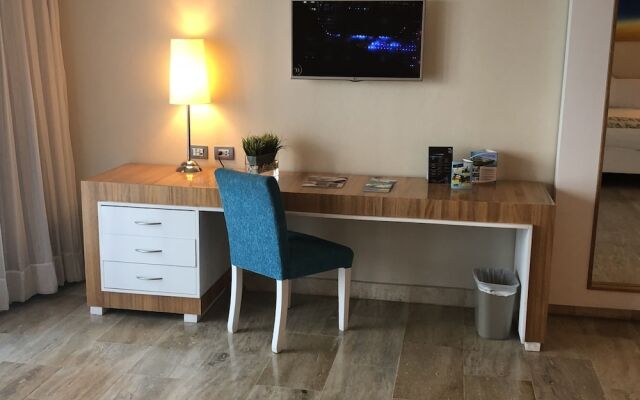 Lifestyle Kosher Cofresi Suites