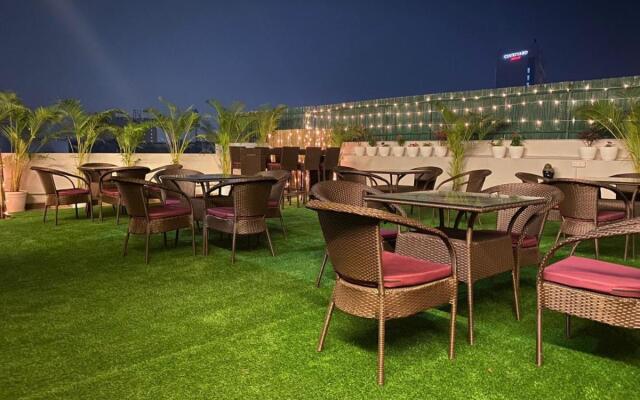 Saltstayz Select - Huda City Center