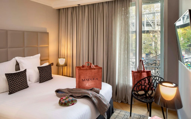 First Hotel Paris Tour Eiffel
