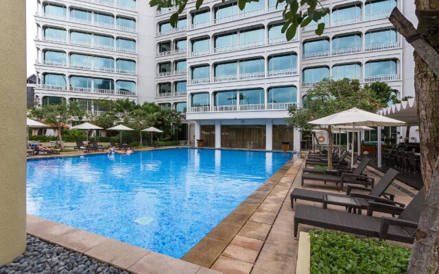 Отель The Robertson House by The Crest Collection