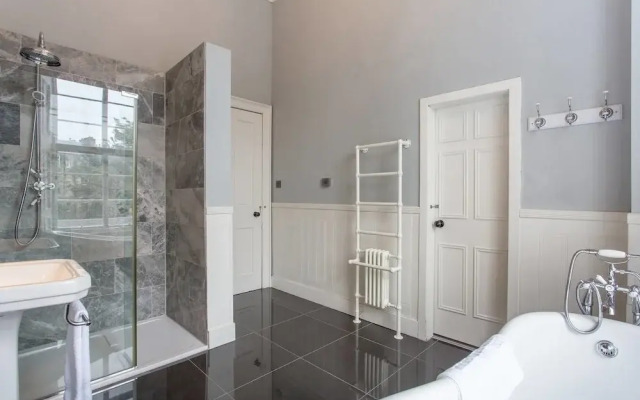 Huge Luxury Townhouse in the City Centre