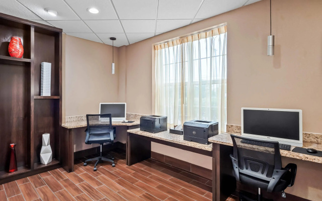 Comfort Inn & Suites