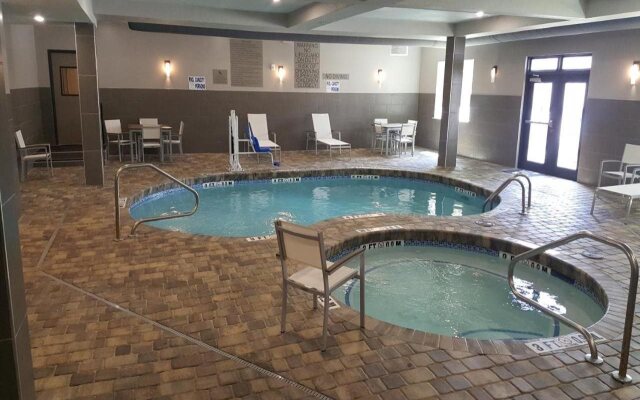 Country Inn & Suites by Radisson, Savannah Midtown, GA