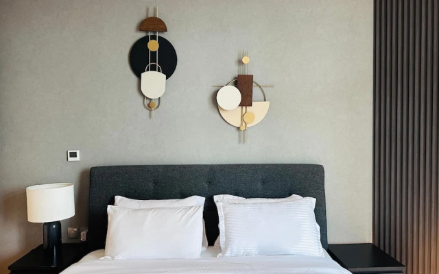 Premium 2 Bed Millennium Apartment