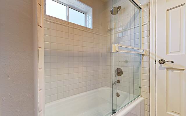 124 Oxnard - 3 Br Home