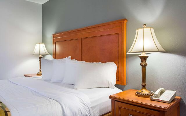 Quality Inn & Suites Chattanooga West near Lookout Mountain