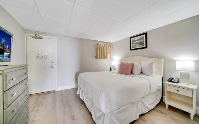 Montreal Beach Resort