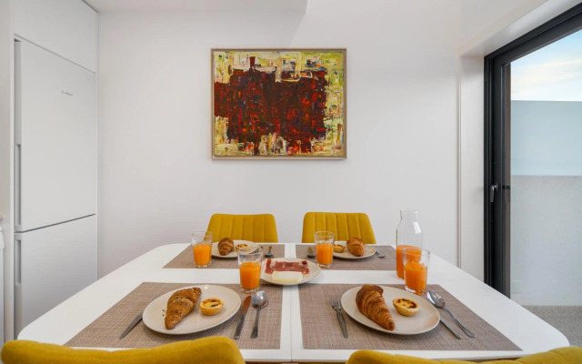 WHome Riverside View Premium Apartment w/ AC & Terrace