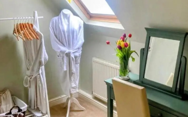 Worralls Grove Guest Farm House