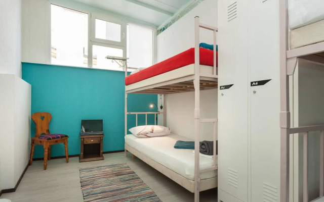 Roundabout Hostel - hostel