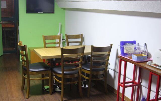 Fortune Hongdae Hostel