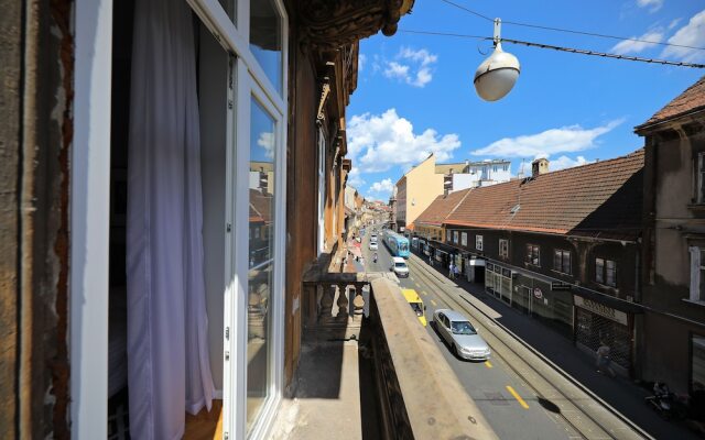 Zagreb IN Central Square Apartment