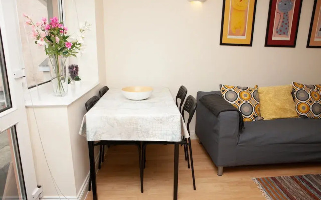 2 Bedroom Bristol House Near Gloucester Road