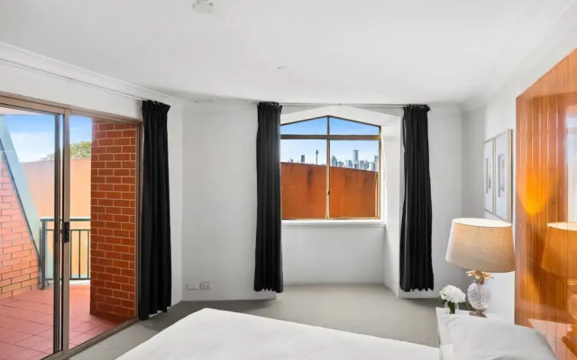 Spacious Inner-west 2-bed With Alfresco Dining