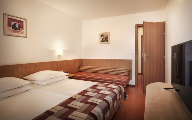 Hotel Veli Mel