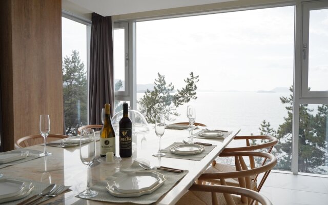 Laterrace Cove Suite