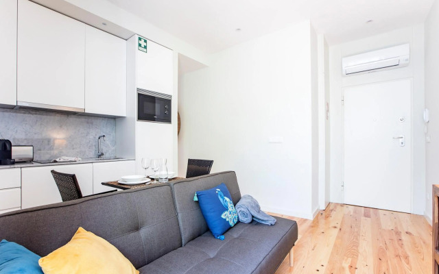 Central Studio w/ Pool, AC & Patio by LovelyStay