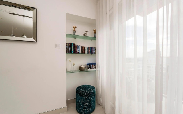 Urban Luxury Apartment