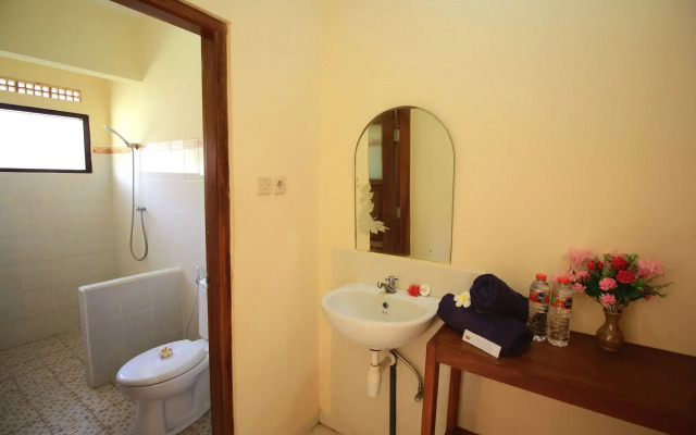 Lovina Beach Hotel