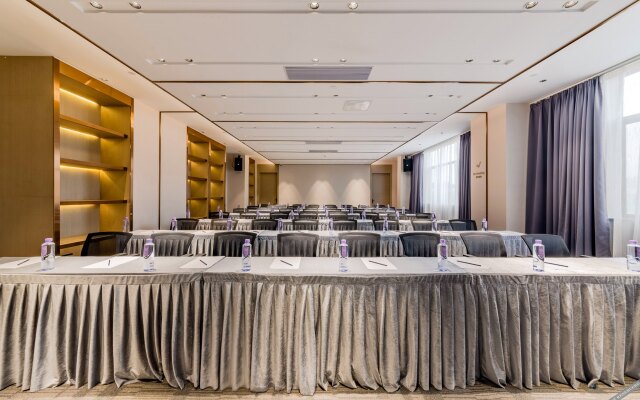 Lavande Hotel (Foshan West Railway Station Shishan)