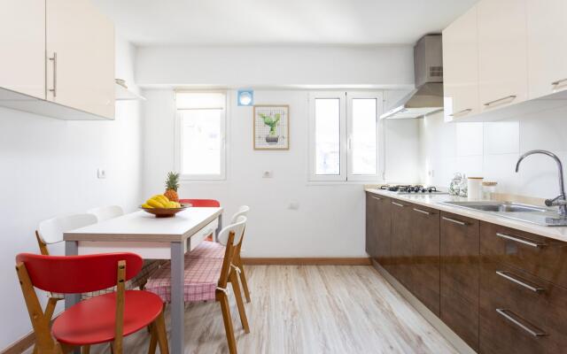 Home2Book Pretty Center Santa Cruz Apartment